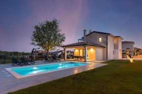 Moderne Villa Stefany mit Pool und Panoramablick